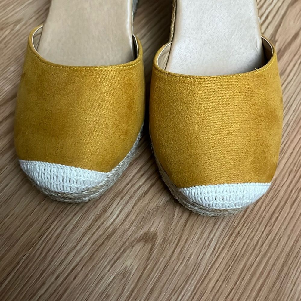 MADE IN SPAIN WOMEN’S SIZE 9 SUEDE CLOSED TOE ESPADRILLE SANDALS - Picture 4 of 7